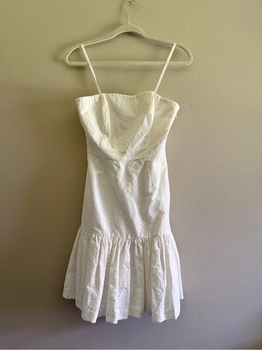 Vineyard Vines White Caning Jacquard
Strapless Dress size 00